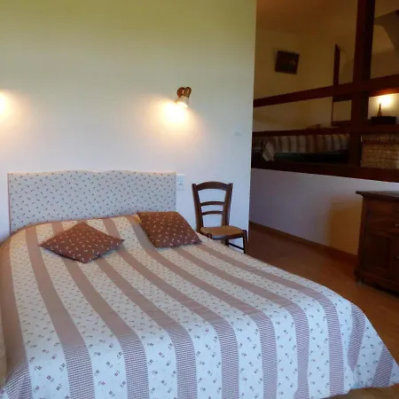 Grand Gite De Charme Avec Cheminee Pres De Montlucon, Jardin, Jeux Enfants, Animaux Acceptes - Fr-1-489-144 *