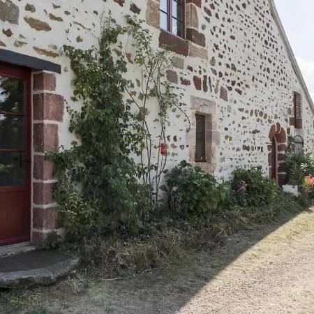 Grand Gite De Charme Avec Cheminee Pres De Montlucon, Jardin, Jeux Enfants, Animaux Acceptes - Fr-1-489-144 Holiday home